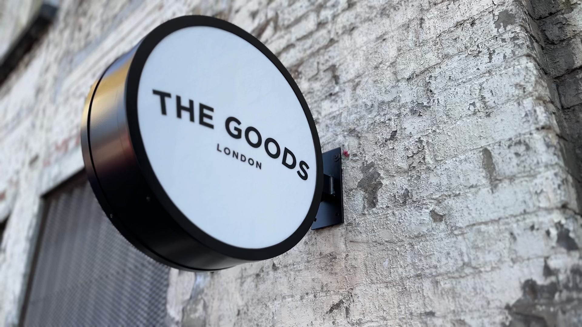 'The Stroud' - Black Metal Circle Light Box – The Goods London